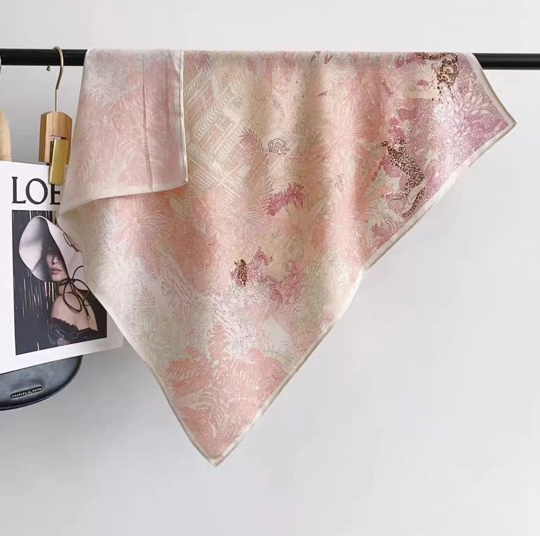 【新粉福利】70*70方巾气质百搭时尚丝巾夏季-粉红佳人