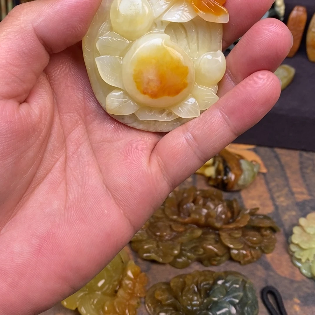 蛇纹石玉未镶嵌吊坠(赠链)