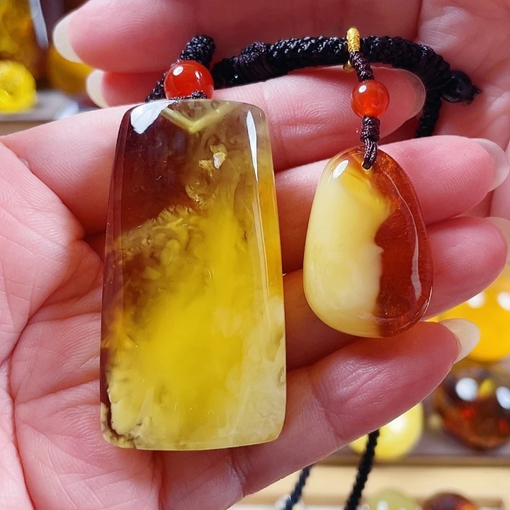 琥珀未镶嵌裸石吊坠