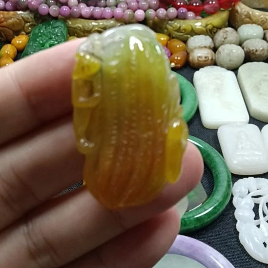 翡翠未镶嵌挂件翡翠