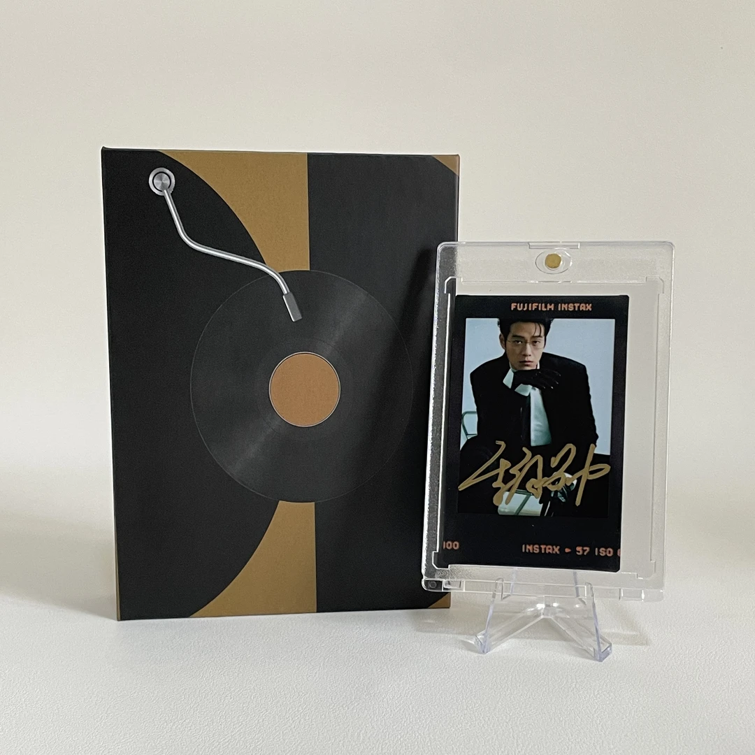 A6674【魏大勋】黑胶 正品签名3寸拍立得照片