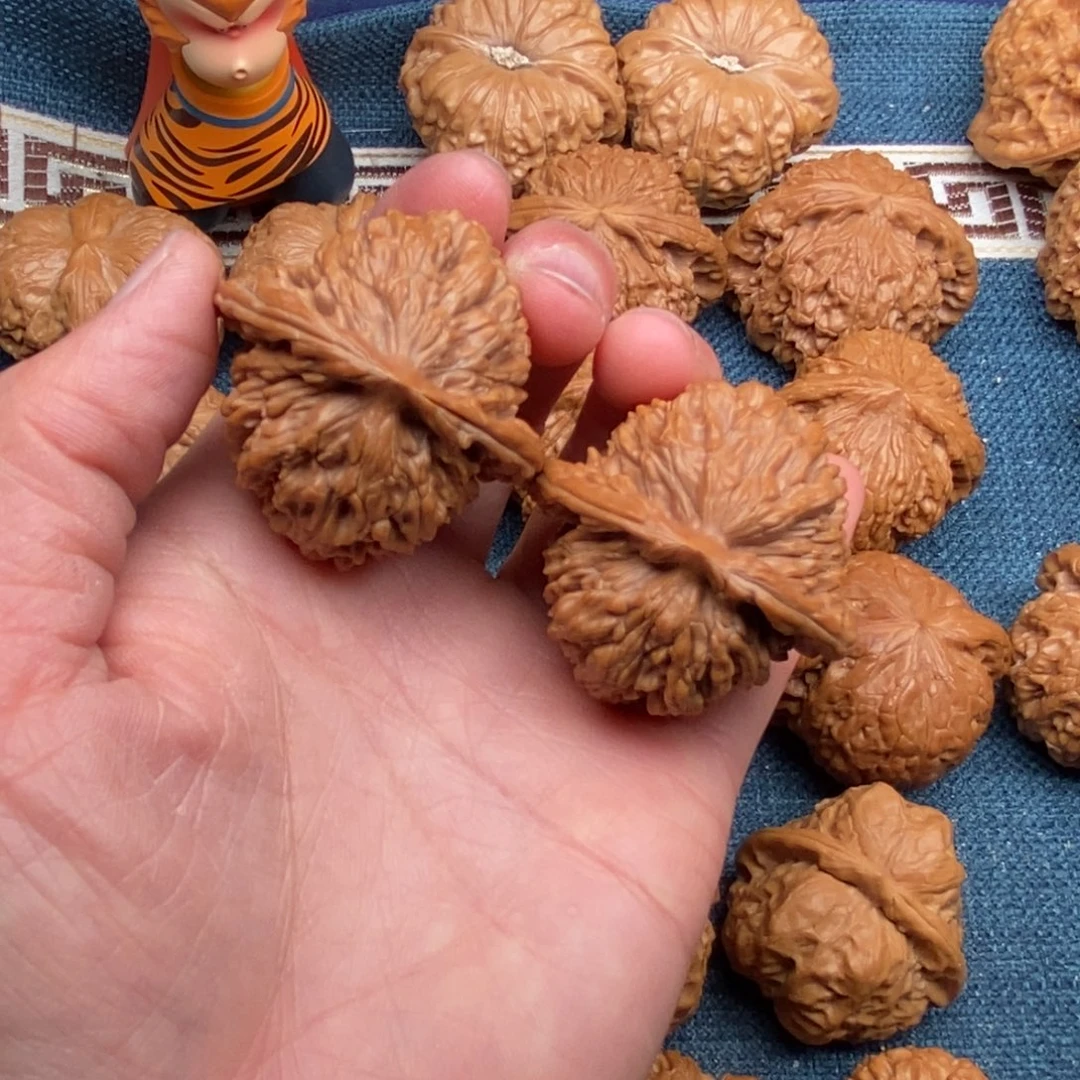 文玩核桃把件40全品平谷楼