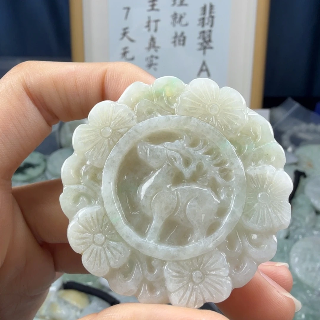 翡翠未镶嵌颈饰翡翠