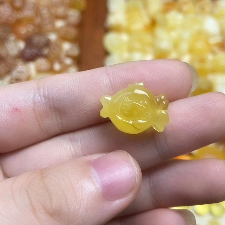 橄榄核吊坠小猫鱼