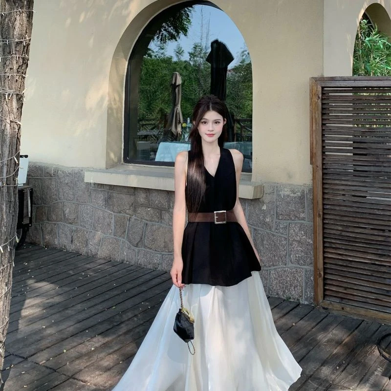 度假风爆款法式V领背心气质收腰显瘦上衣无袖气质收腰挂脖带腰带