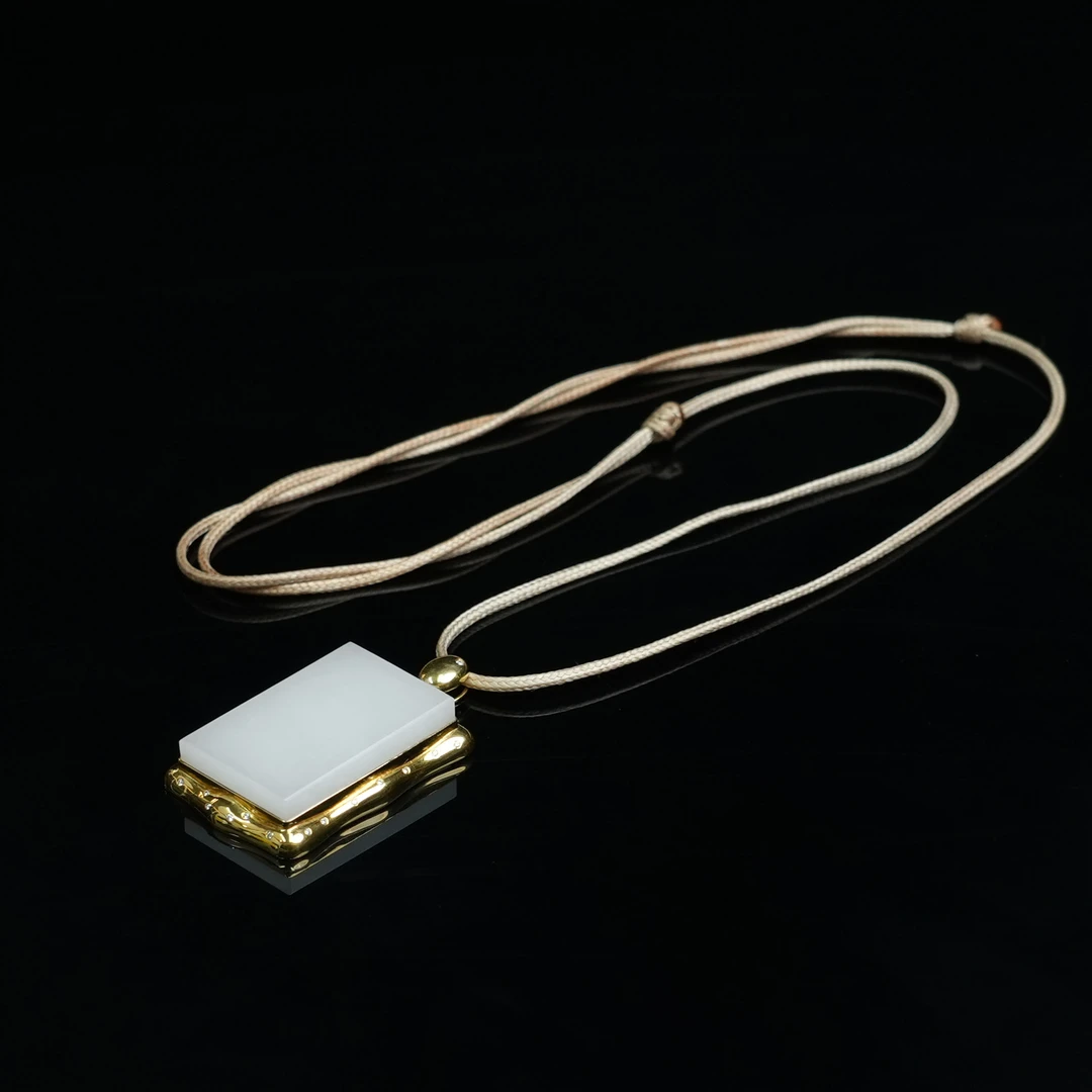 V姐|稀缺|星辉|和田玉俄白玉无事牌吊坠 50*31mm-18K金-GN3233