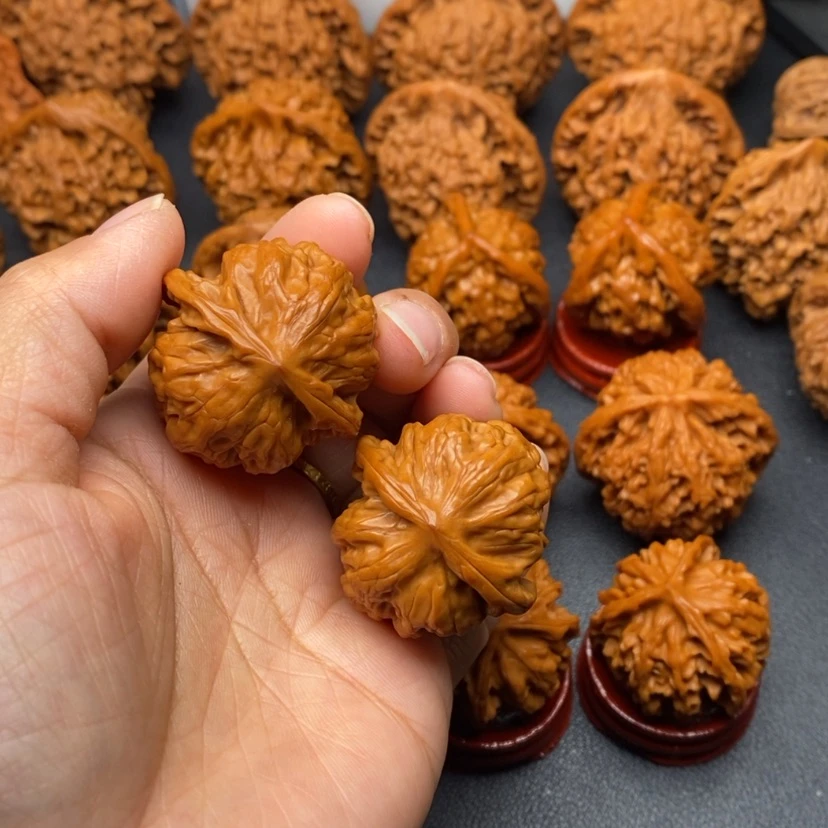 【闪购商品】文玩核桃把件࿐****n野狼