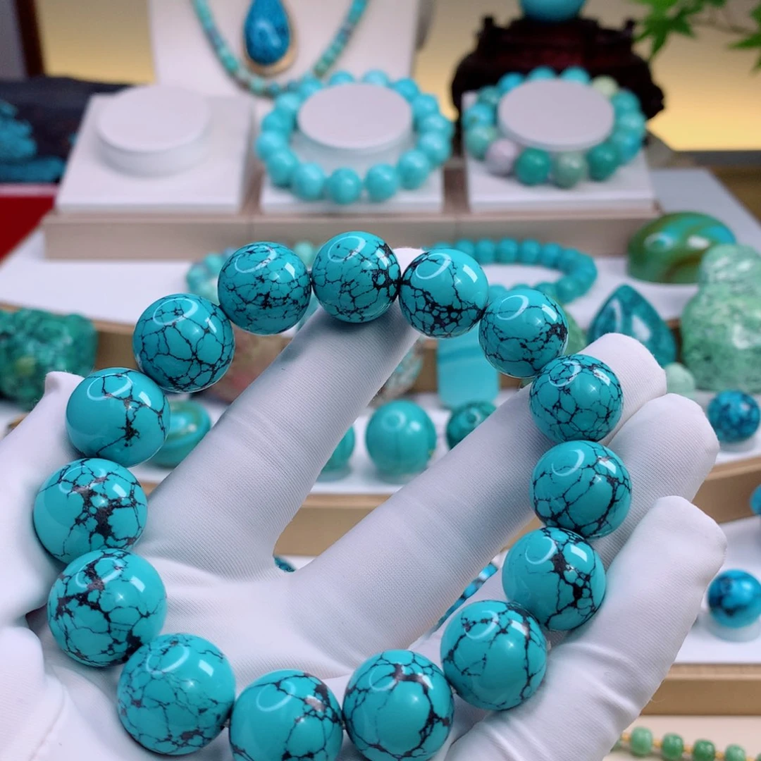 未镶嵌绿松石颈饰