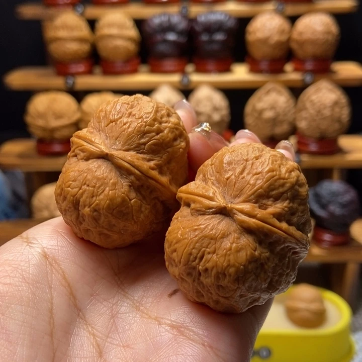吊坠文玩核桃保山38