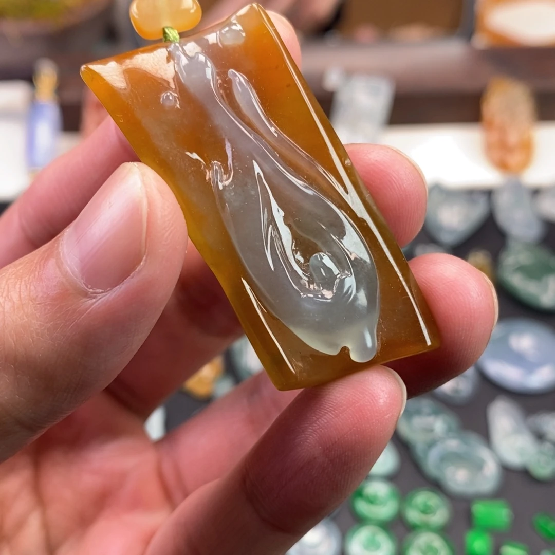 翡翠未镶嵌颈饰冰黄随行悟道