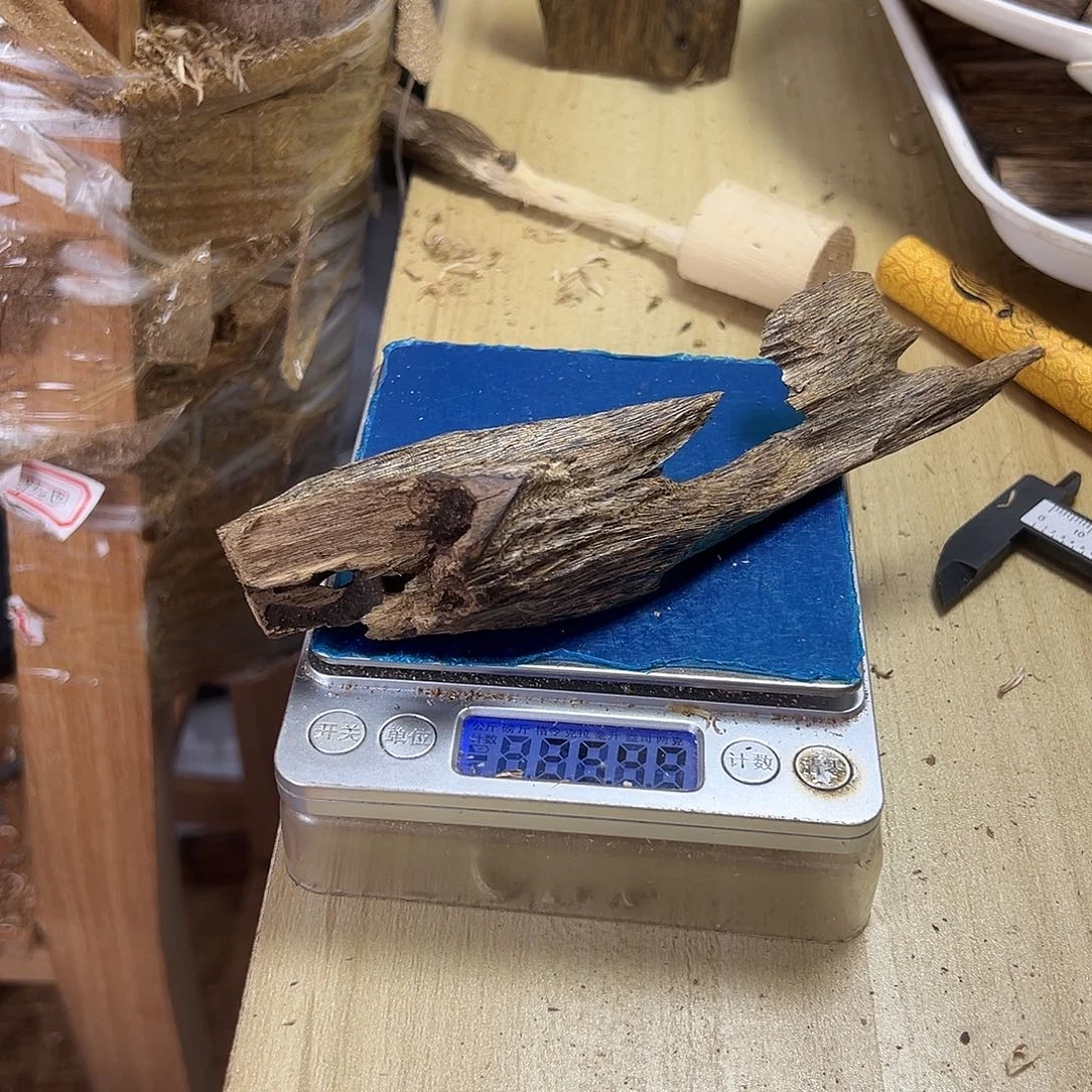 香料绿奇楠虫漏25克透顶绿