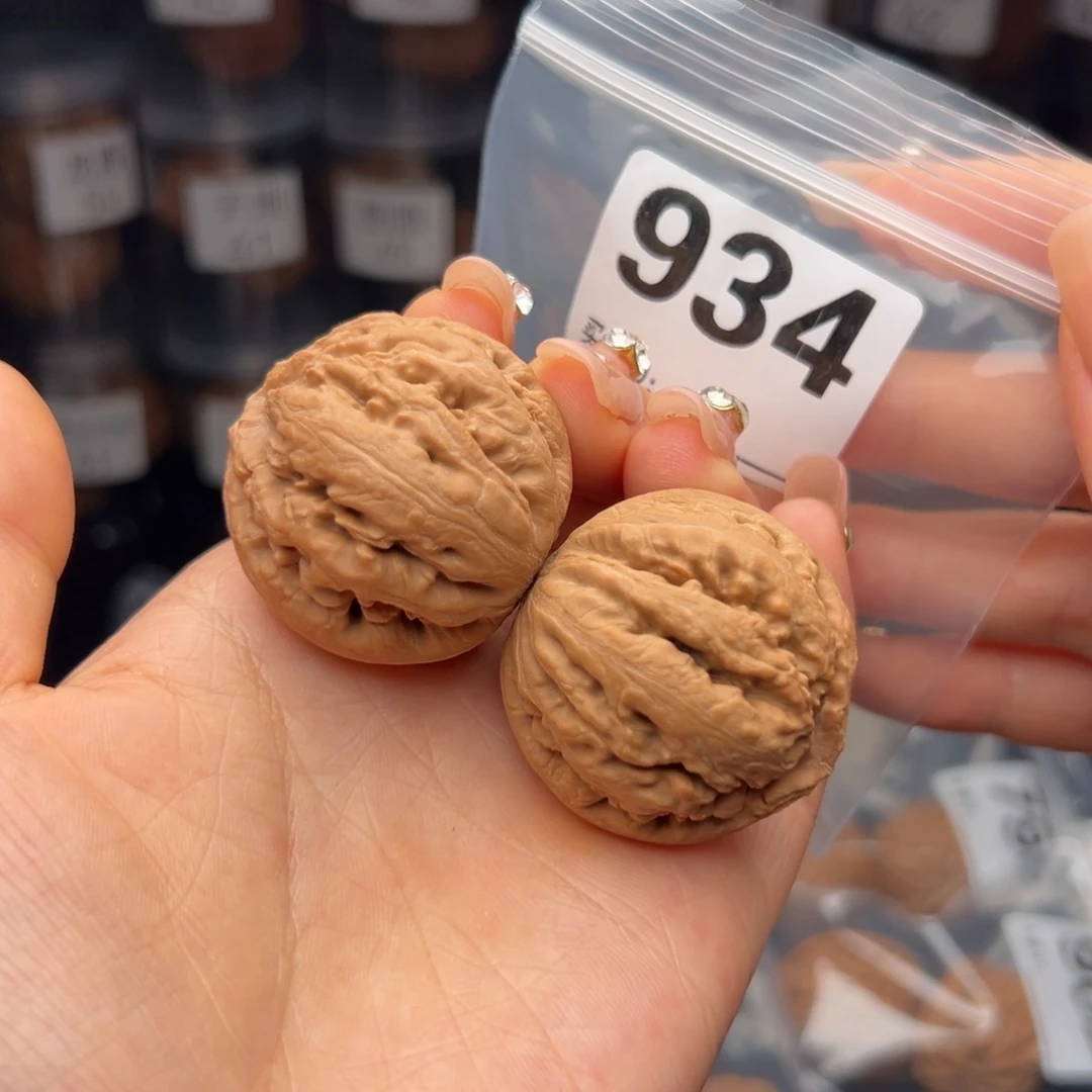 文玩核桃吊坠霸王龙40全品