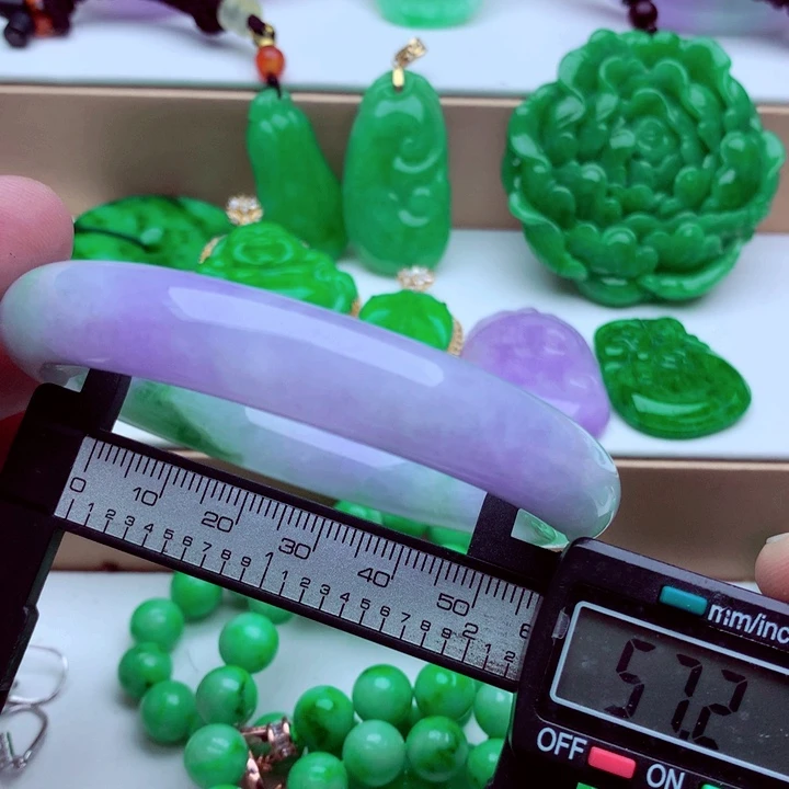 翡翠未镶嵌手镯…．．