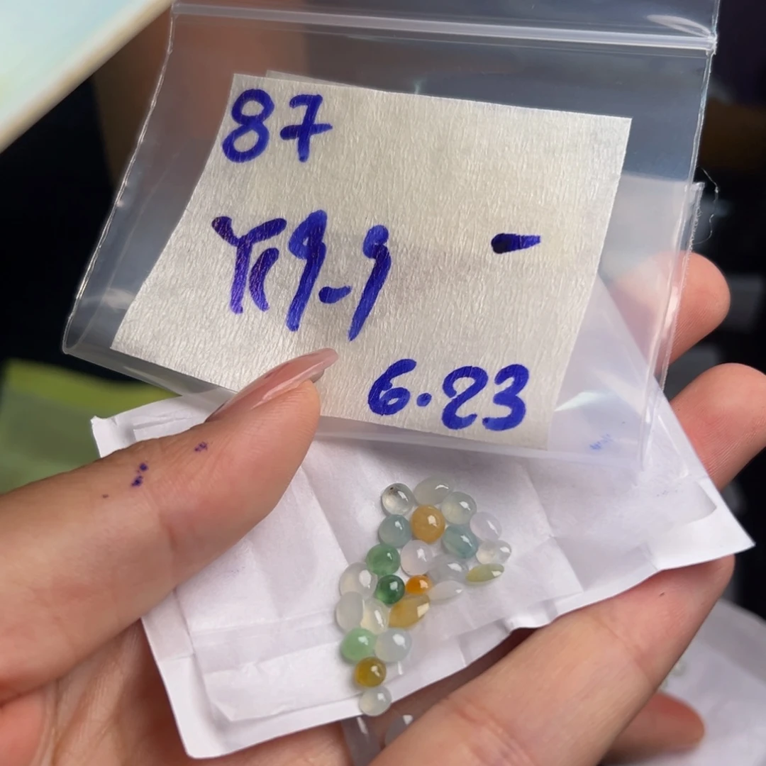 【闪购商品】定制翡翠未镶嵌一***事翡翠