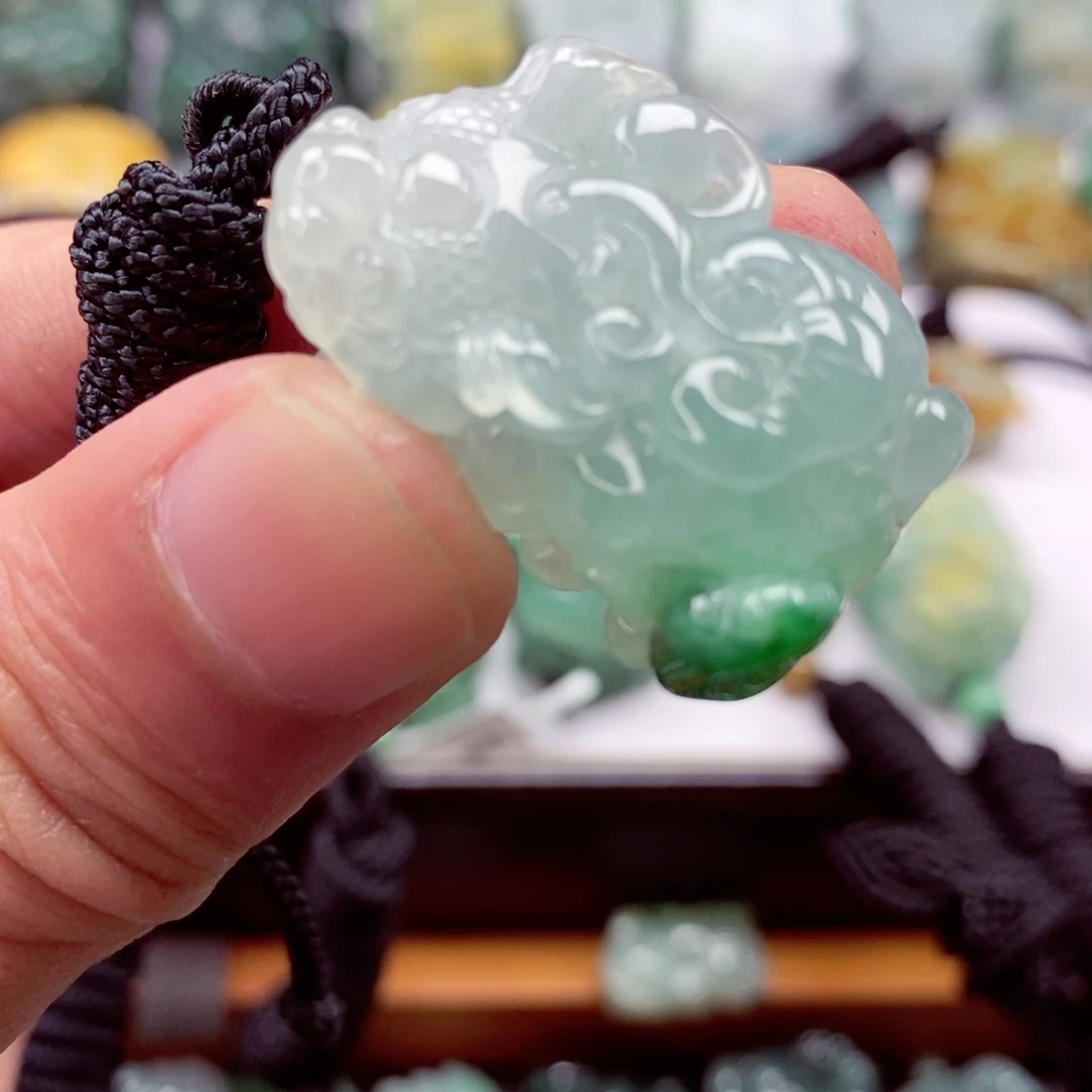 翡翠颈饰未镶嵌翡翠