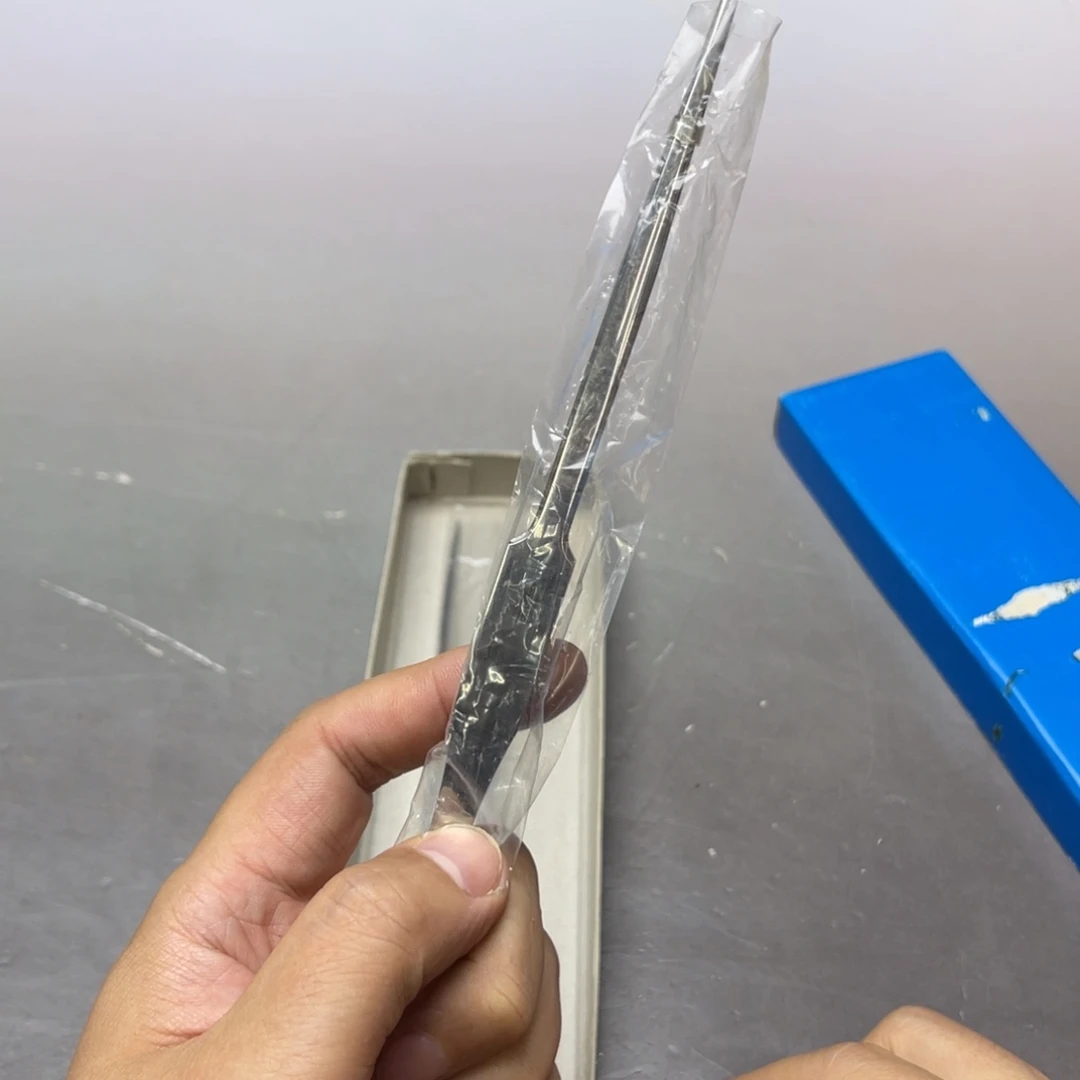 狮***子瓷片密密麻麻地铺满一