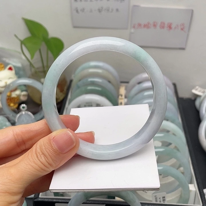 我****翡翠未镶嵌手镯62.7正圈