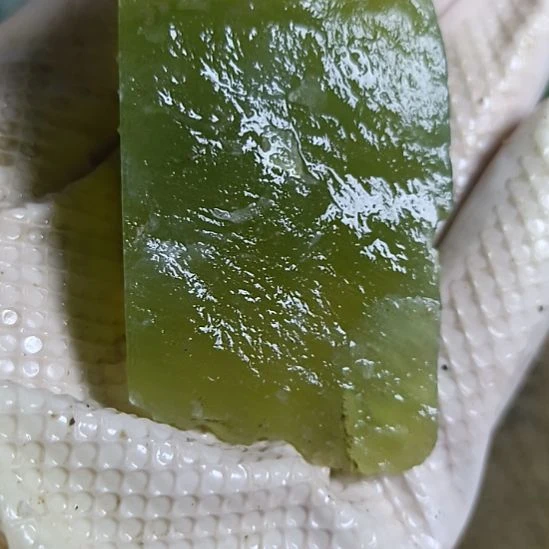 蛇纹石玉未镶嵌珠宝奇石