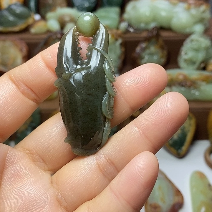 岫岩老玉（透闪石质玉）未镶嵌颈饰