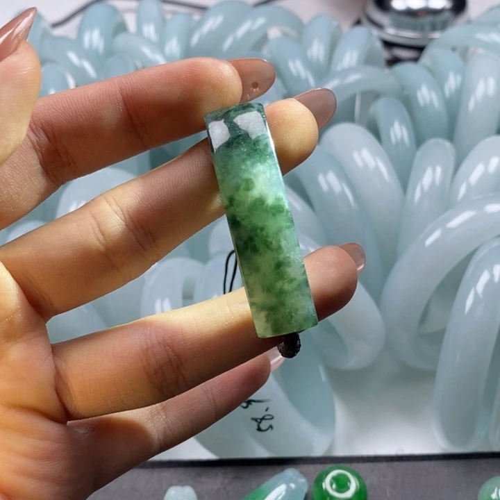 翡翠未镶嵌吊坠(不含链)翡翠