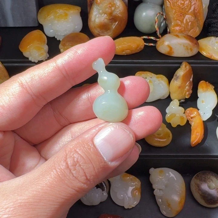 和田玉未镶嵌吊坠(不含链)