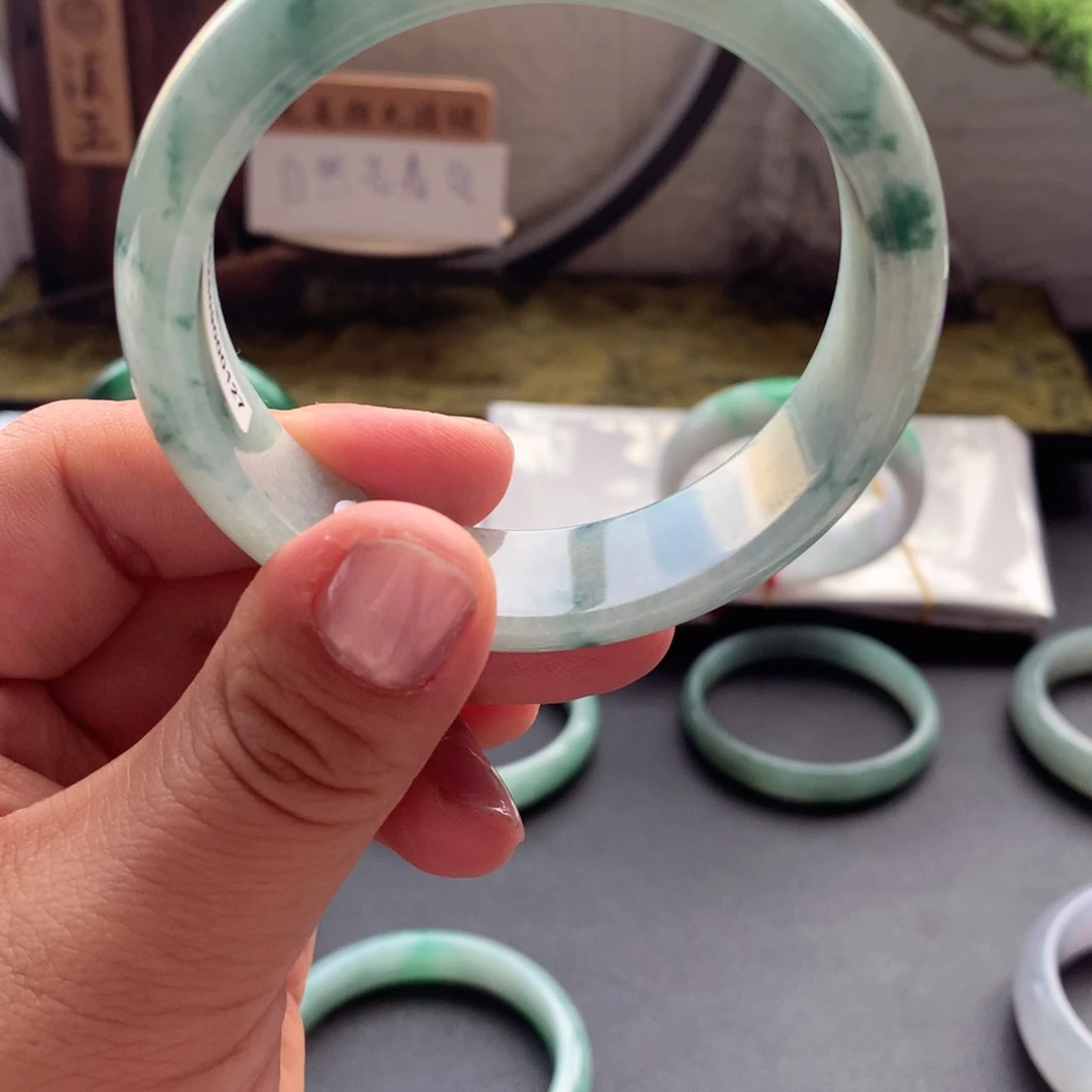 未镶嵌手镯翡翠纯天然