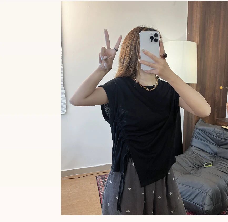 三十梦 2025夏季通勤短袖圆领常规抽绳杂志风无袖开叉褶皱T恤黑色