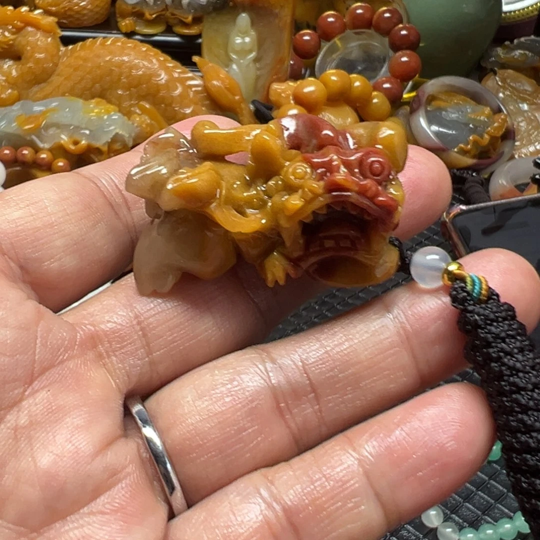 石英质玉未镶嵌颈饰