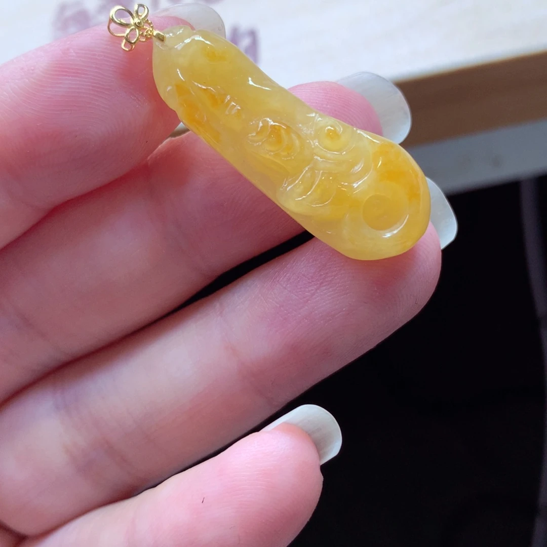 翡翠颈饰18K金镶嵌吊坠
