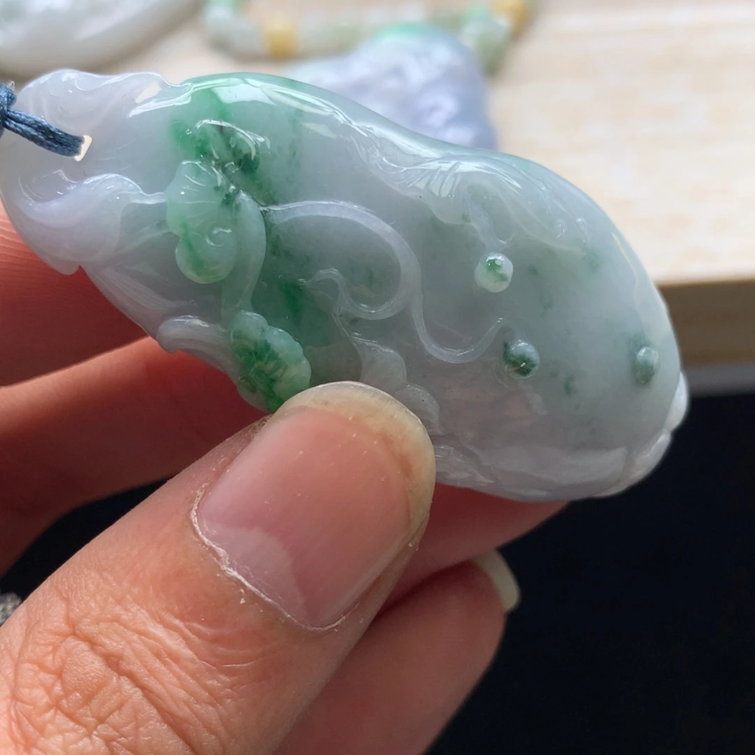 翡翠未镶嵌颈饰吊坠