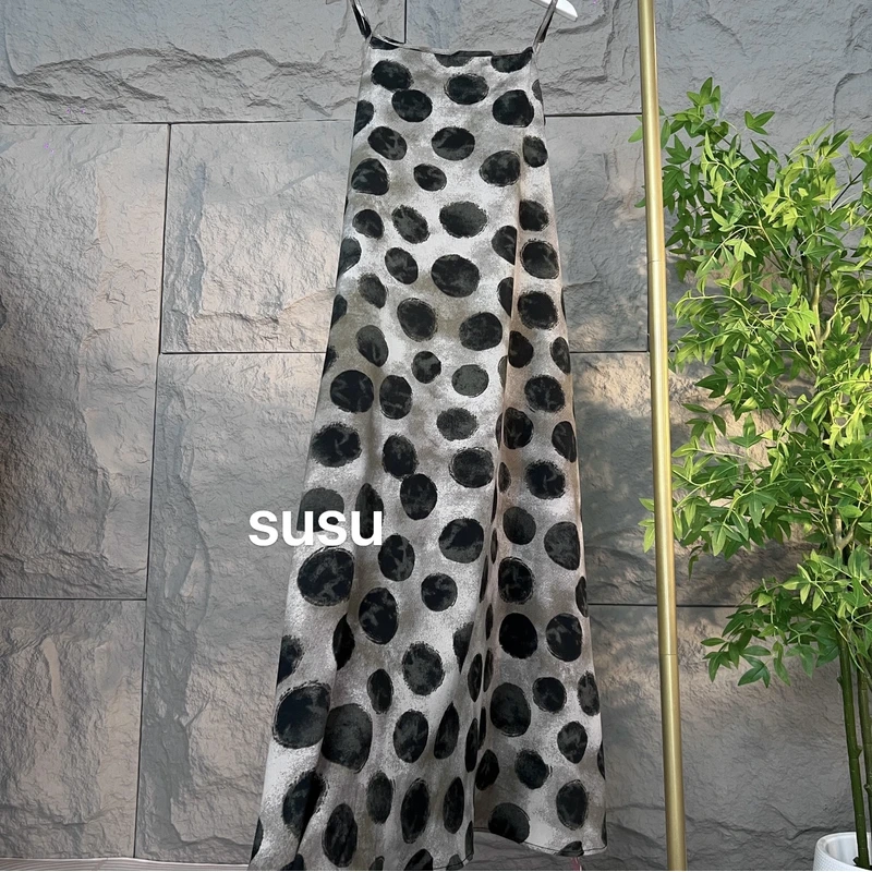 118/复古回潮波点时尚百搭女装吊带连衣裙（1212）