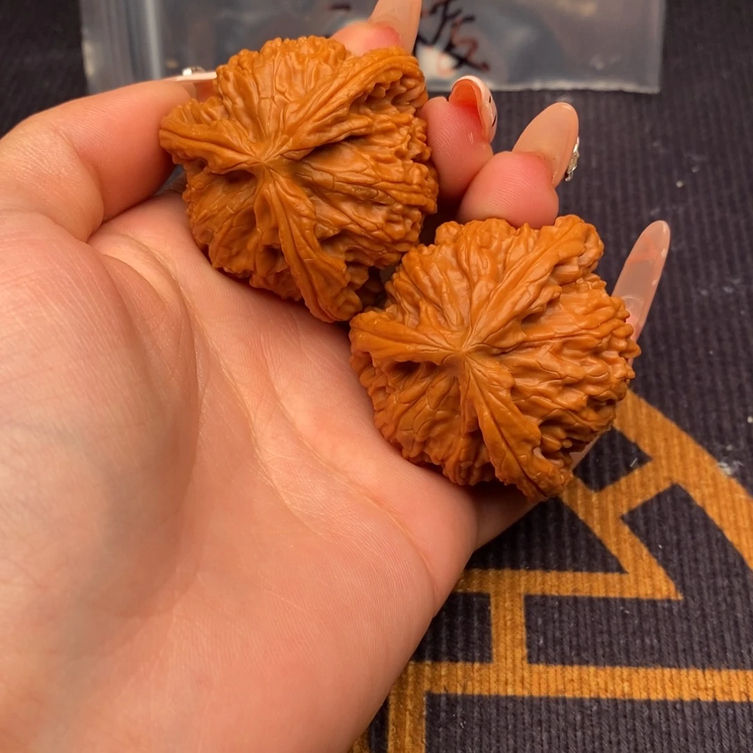 郭***良文玩核桃吊坠白狮子