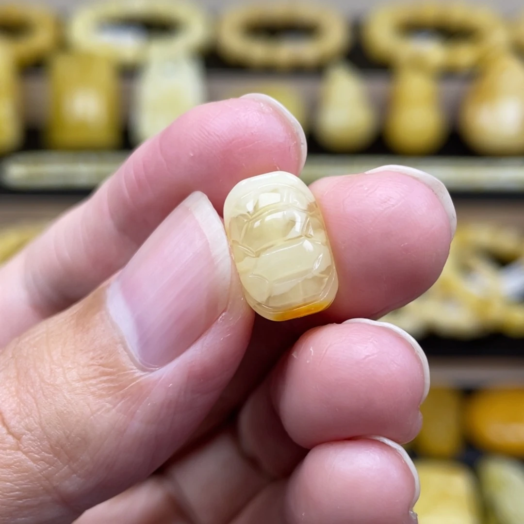 琥珀裸石未镶嵌琥珀蜜蜡