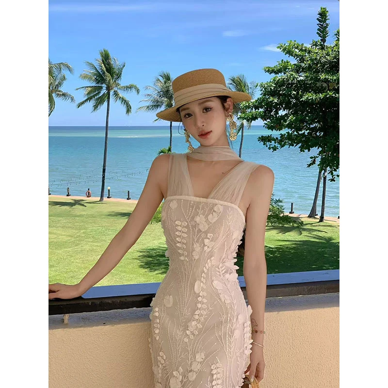 高级感法式梦幻雾纱落肩一字刺绣花朵层次连衣裙显瘦气质收腰短裙