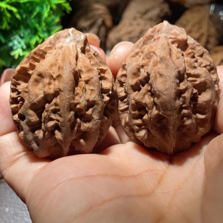 把件文玩核桃东北楸子小雪65