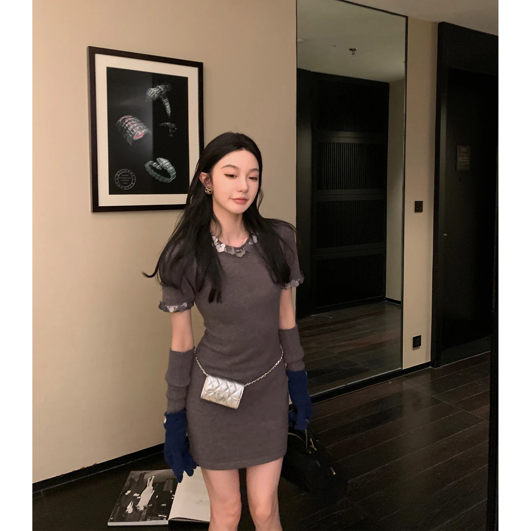 区区欧阳c位千金 晚宴鎏光辣妹亮片袖套针织连衣裙收腰修身显瘦