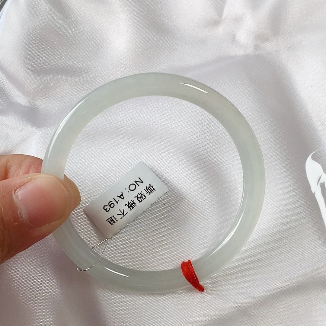 未镶嵌手镯翡翠手镯