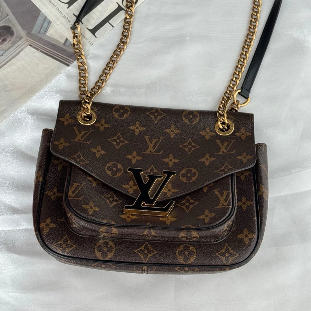 95新 LouisVuitton/路易威登 经典老花Passy monogram邮差单肩包