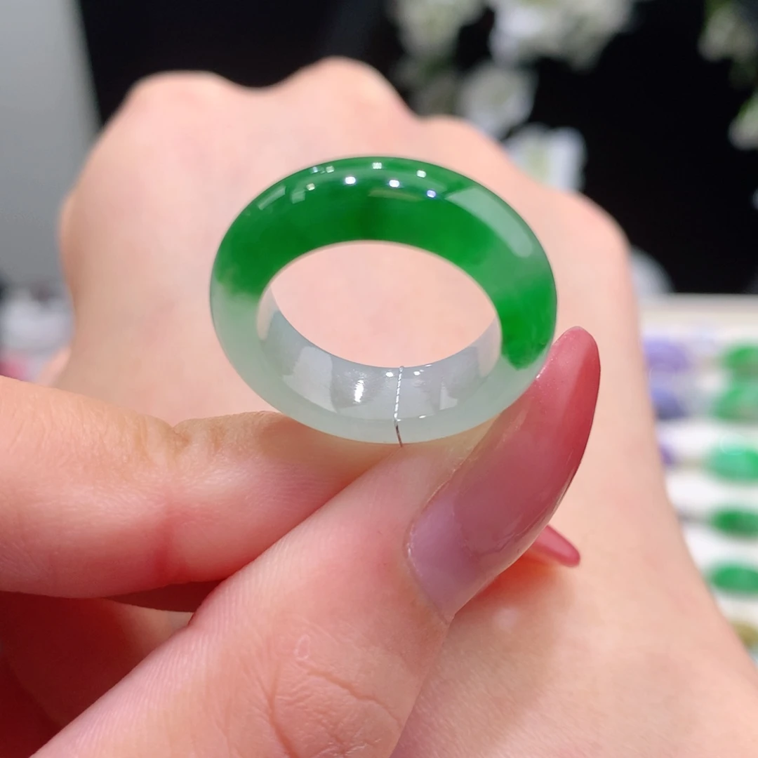 翡翠未镶嵌戒指翡翠