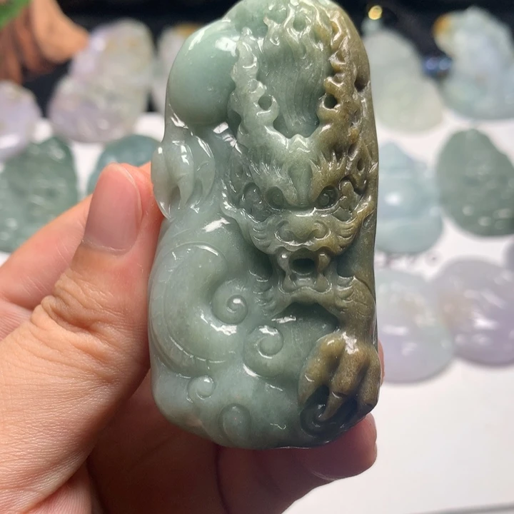 翡翠未镶嵌颈饰龙牌38