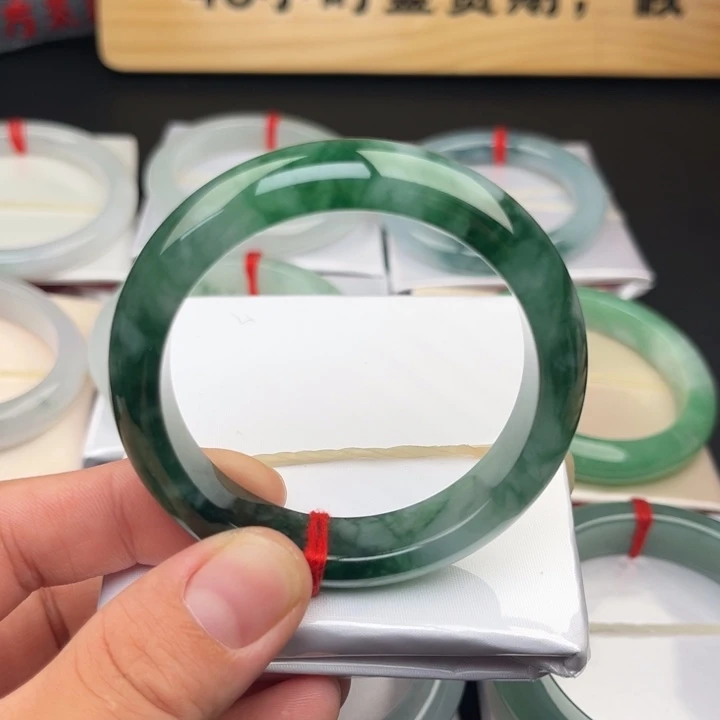 翡翠未镶嵌手镯手镯