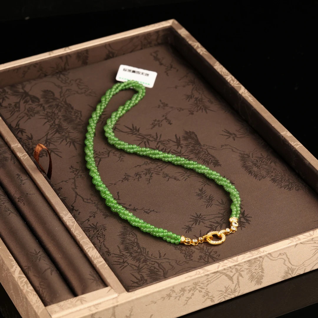 【周大金玉石】S925银和田玉碧玉麻花项链-X2351-菲