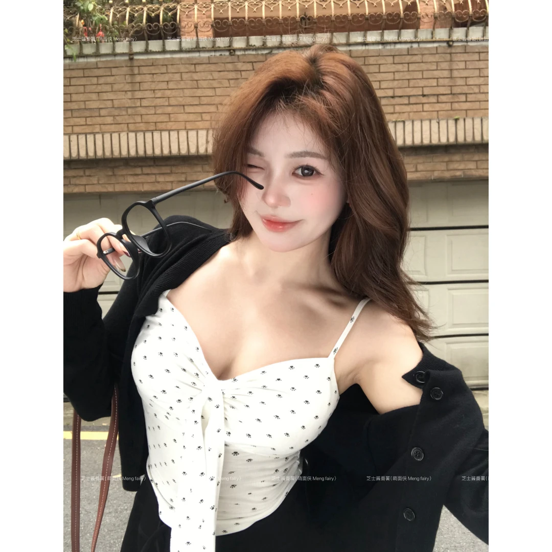 萌面侠芝士现货【曼谷热恋】纯欲慵懒风女装百搭波点吊带5736流光风