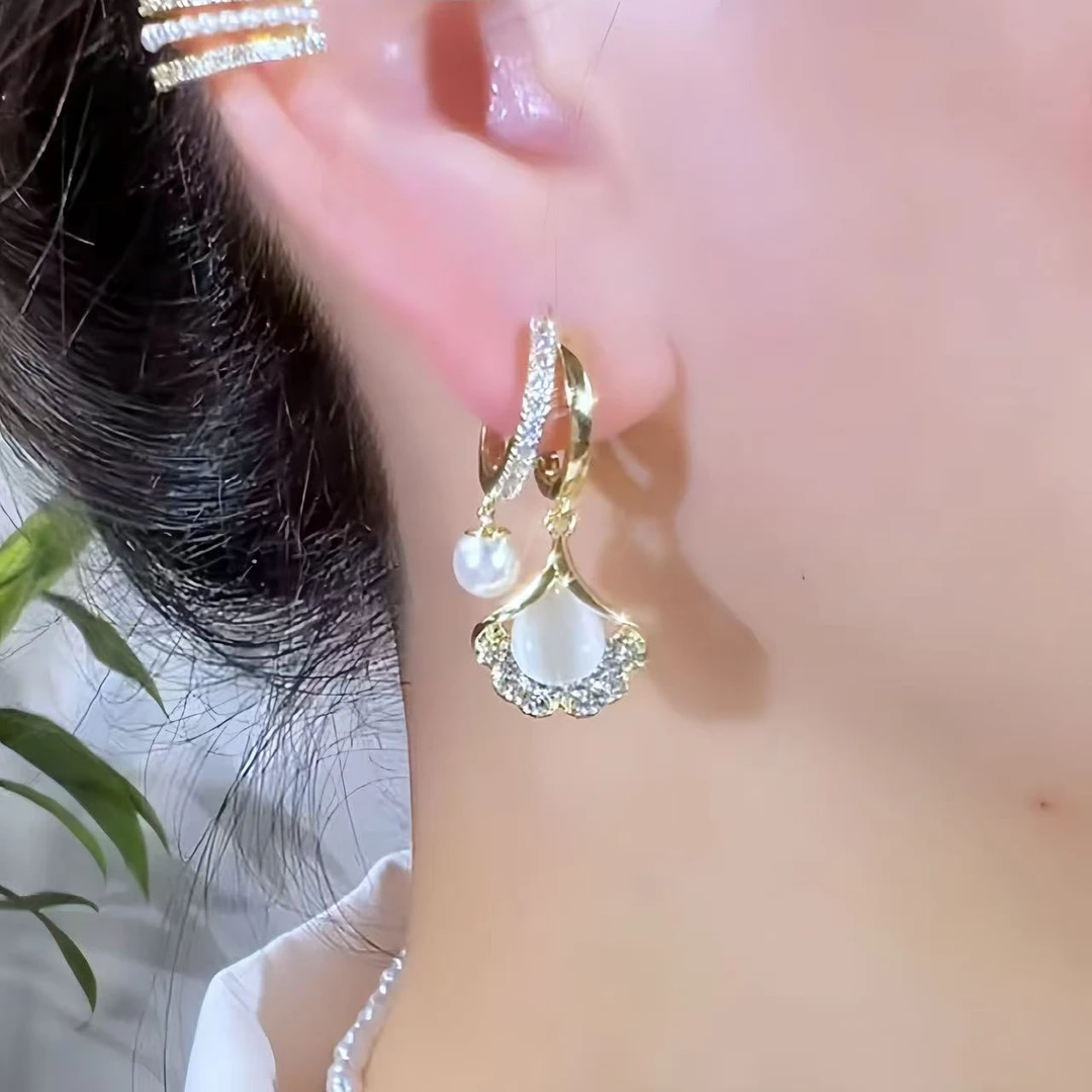 KISS MAX  经典叶子百搭时尚耳环（38414）