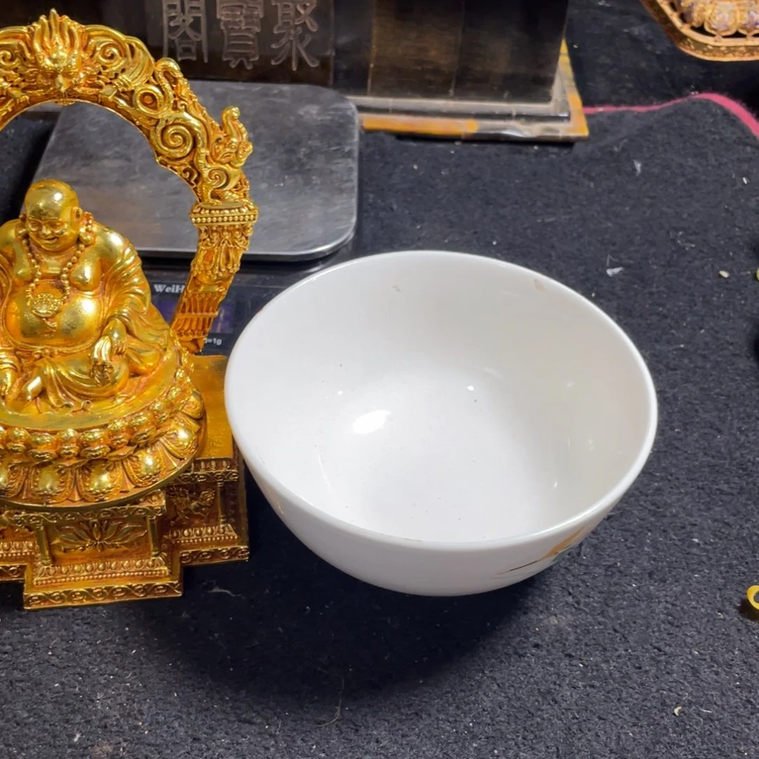 碗我*爱瓷器中出土了许多