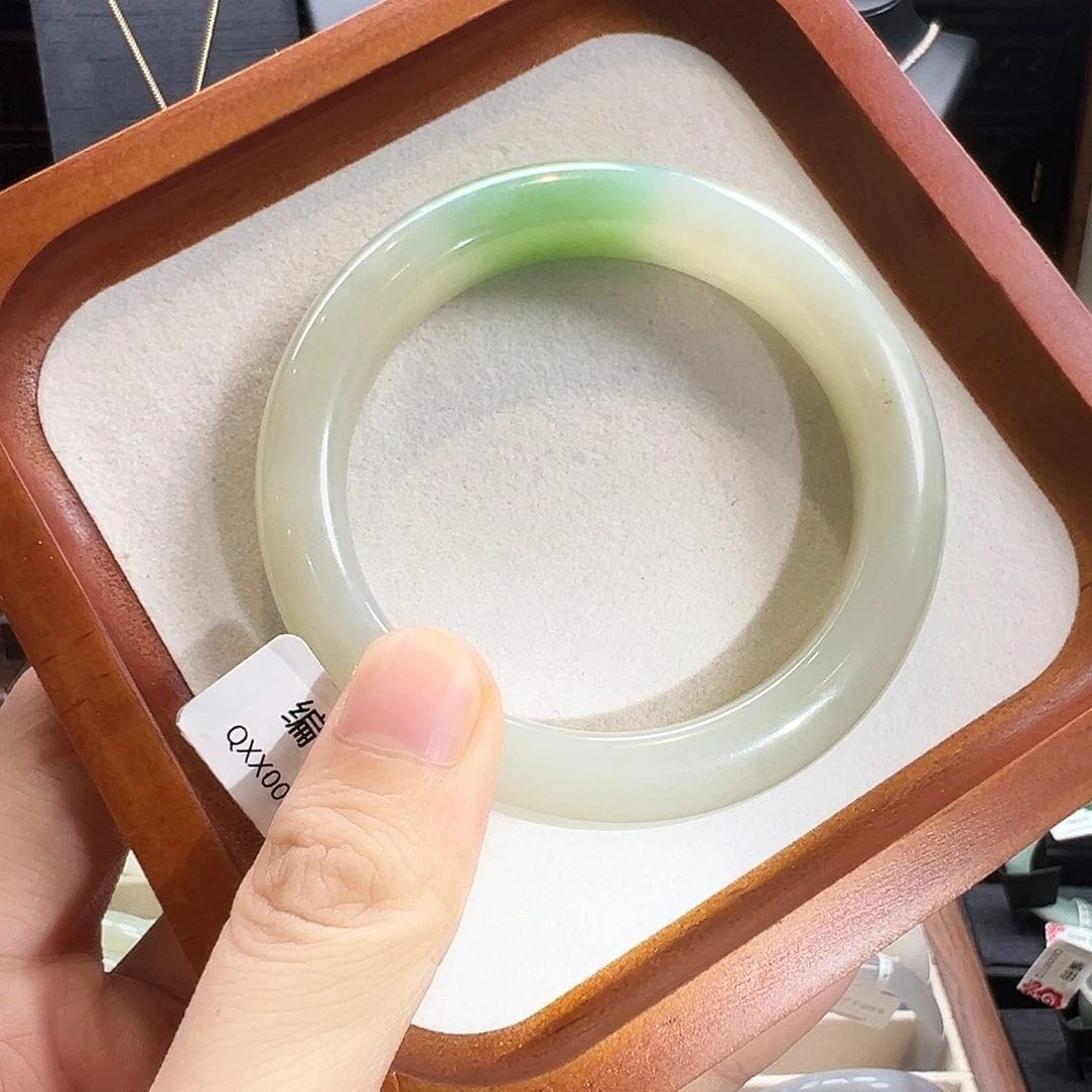 和田玉未镶嵌手镯56