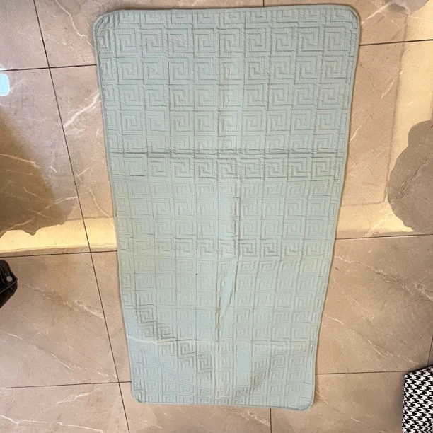 《小银》约90*150左右 绿色全棉沙发垫 绗缝形状不挑发一个（微瑕）