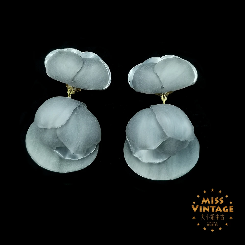 法国Cilea Paris手工定制丝绒花苞扫肩蓝灰耳针[1501223-057]