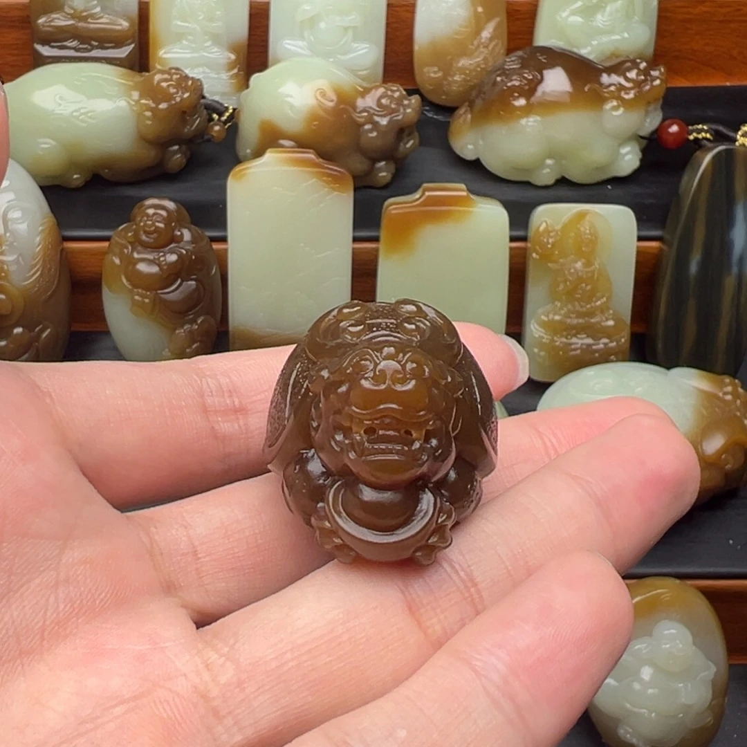 颈饰未镶嵌和田玉