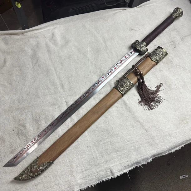 3188 龙泉昊天宝剑高锰钢鸡翅木鞘未开刃